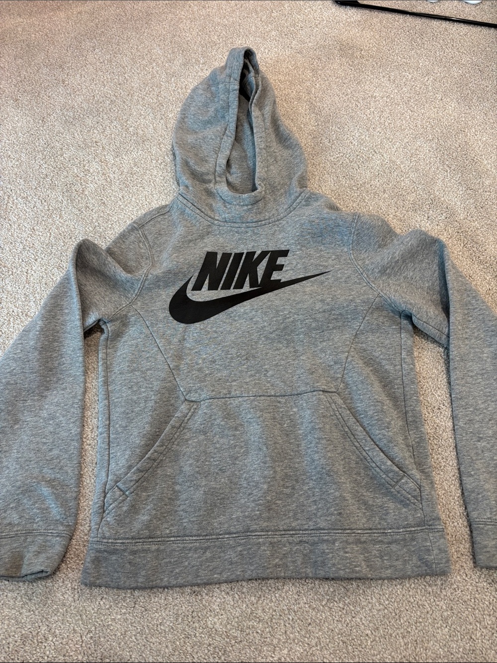 Nike boy’s Gray Pullover Hoodie Sweatshirt